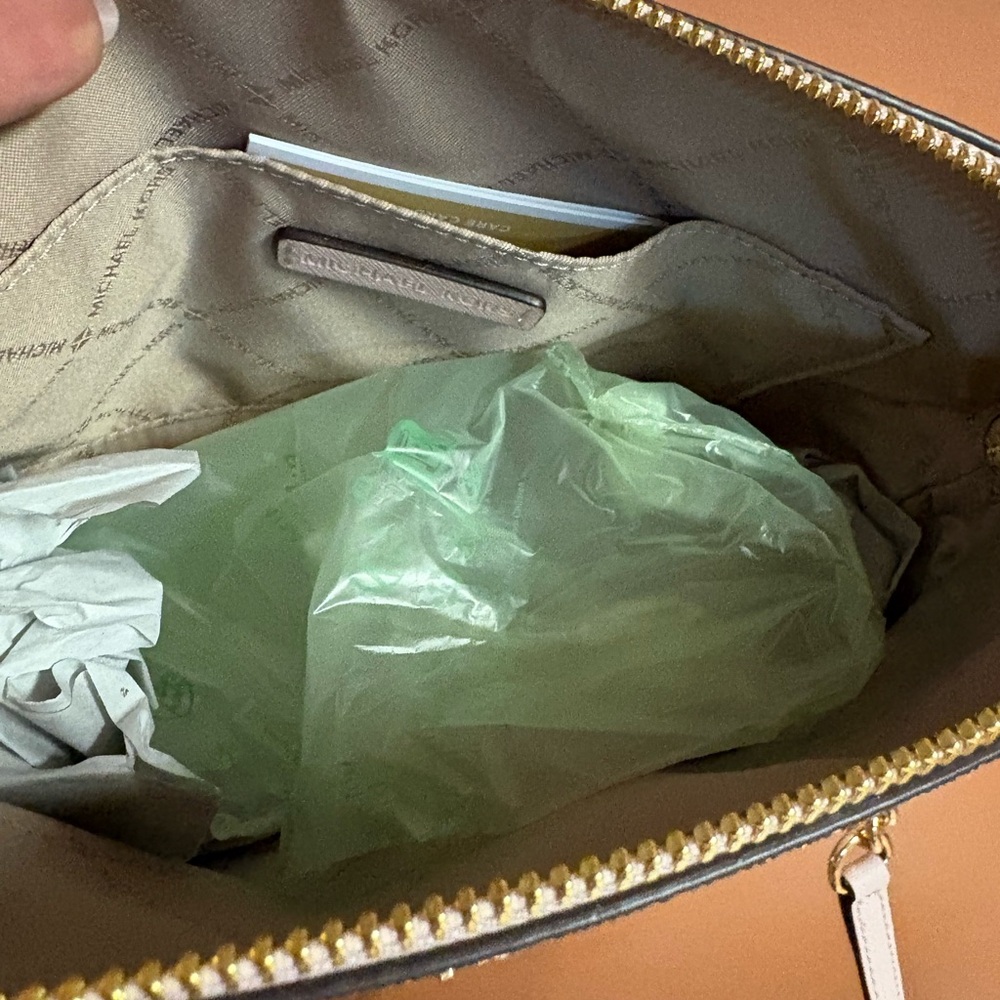 Michael Kors Signature blush cream and Gold Crossbody Bag - Picture 8 of 8